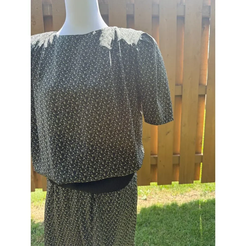 Vintage Liz Claiborne 2 pc Set Skirt and Shirt Size 6